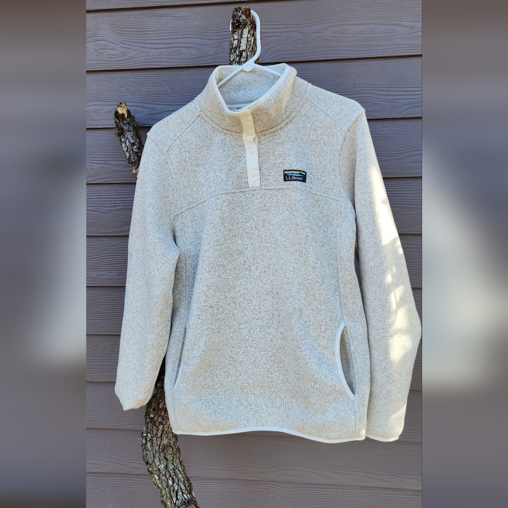 L.L.Bean Cream Heathered Pullover with Scenic Logo